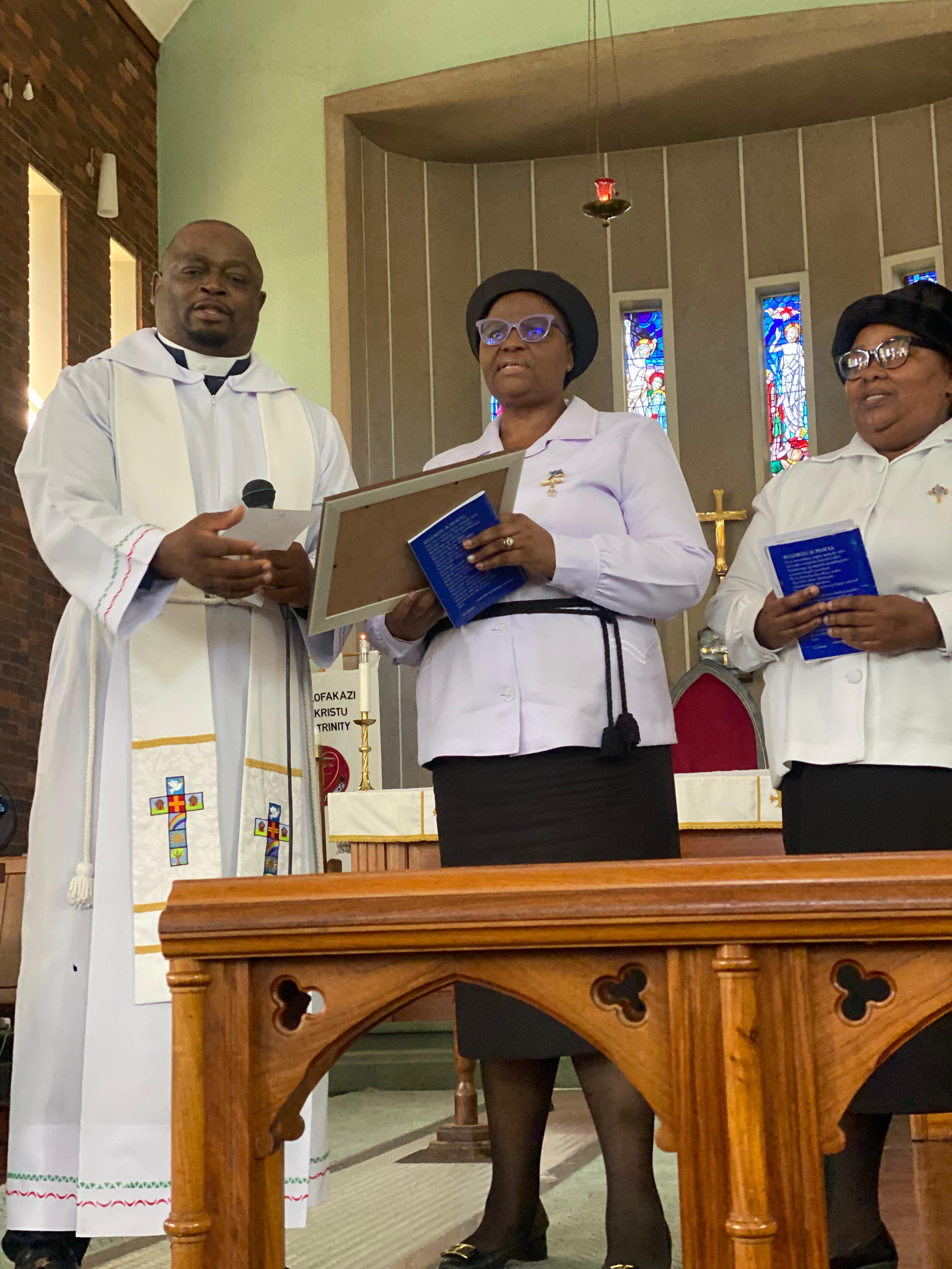 Rev Phiwayinkosi and MU members 2